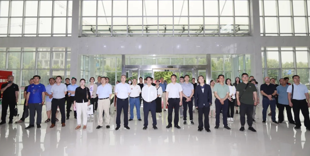 花花牛丨中國人民大學(xué)河南校友會(huì)蒞臨花花牛參觀座談 花花牛丨中國人民大學(xué)河南校友會(huì)蒞臨花花牛參觀座談