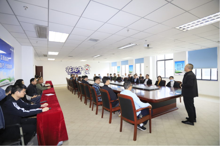 增強消防意識，筑牢安全底線丨花花牛乳業(yè)集團組織消防應(yīng)急演練