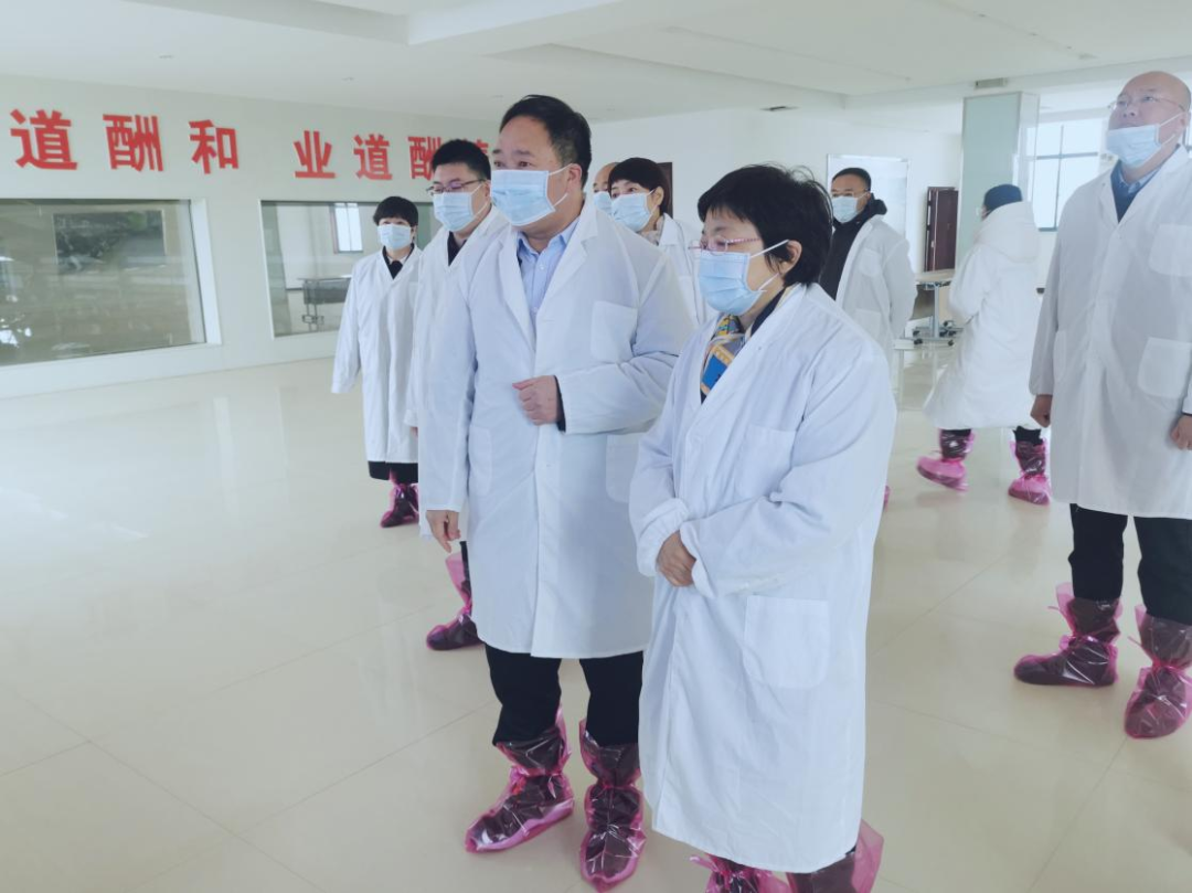 河南省鄭州市人民政府副市長(zhǎng)李鳳芝一行蒞臨花花牛河南瑞亞參觀(guān)調(diào)研 河南省鄭州市人民政府副市長(zhǎng)李鳳芝一行蒞臨花花牛河南瑞亞參觀(guān)調(diào)研