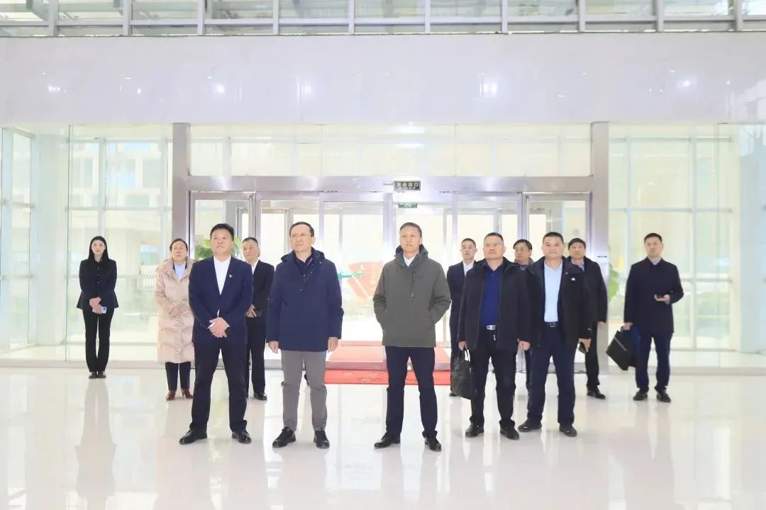 省政府國(guó)資委黨委書記、主任李濤一行到花花牛乳業(yè)集團(tuán)調(diào)研