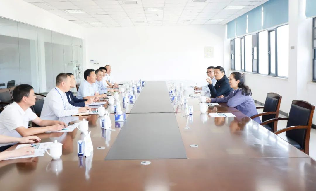 快樂過“雙節(jié)”，安全不放假｜河南農(nóng)投集團(tuán)黨委書記、董事長李曉寰一行蒞臨花花牛乳業(yè)集團(tuán)開展“雙節(jié)”安全生產(chǎn)大檢查活動并慰問一線職工、