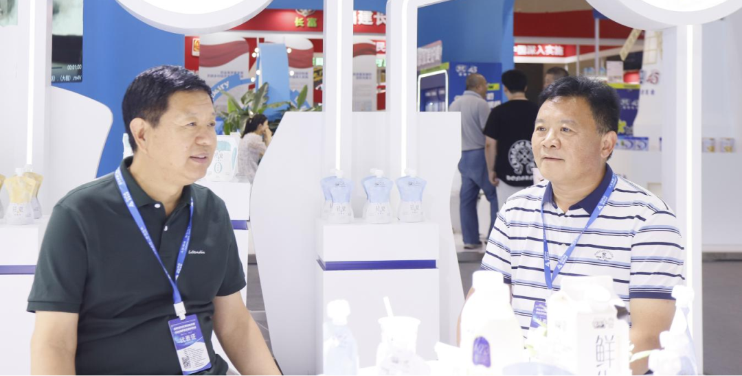 啟航新征程 點(diǎn)亮新賽道丨花花牛乳業(yè)集團(tuán)參加第十四屆中國奶業(yè)大會暨D20峰會，榮獲“中國乳制品生產(chǎn)企業(yè)現(xiàn)代化等級5A級”評定殊榮