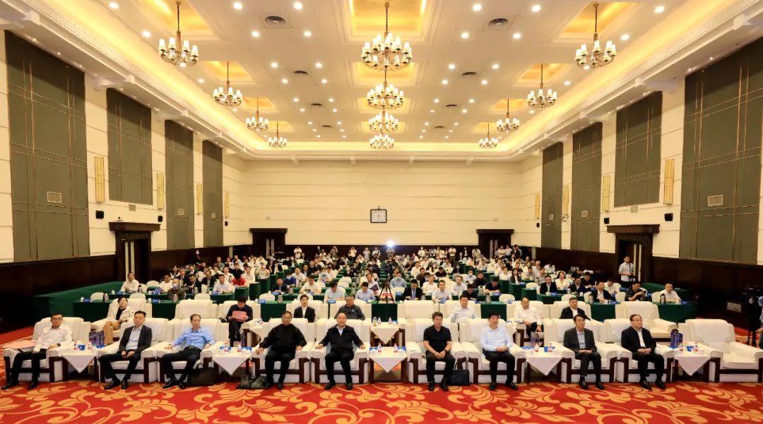 喜報|花花牛乳業(yè)集團摘得兩項殊榮 喜報|花花牛乳業(yè)集團摘得兩項殊榮