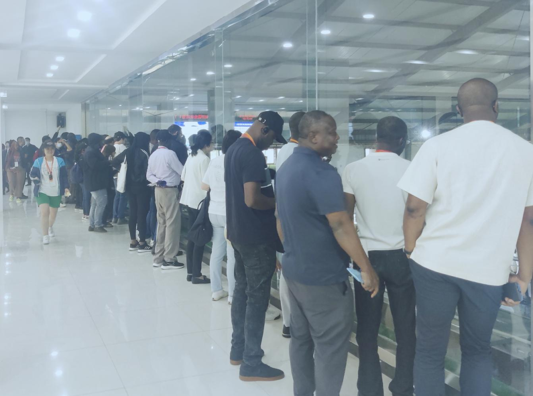 北京大學(xué)南南合作與發(fā)展學(xué)院教授、全球伙伴關(guān)系主任周詠梅一行蒞臨花花牛平輿瑞亞牧業(yè)參觀調(diào)研