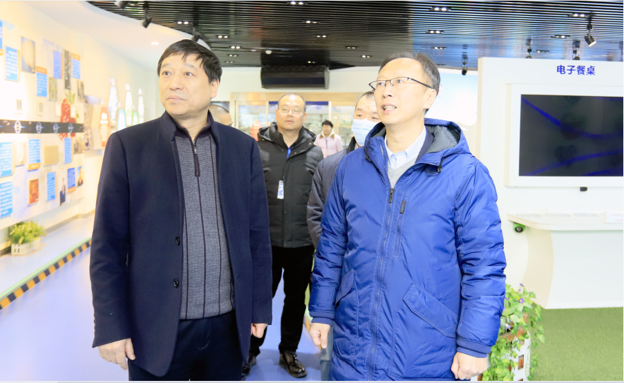 花花牛丨東北農(nóng)大食品學(xué)院院長(zhǎng)、中原食品實(shí)驗(yàn)室首席科學(xué)家姜毓君教授蒞臨花花牛乳業(yè)集團(tuán)調(diào)研