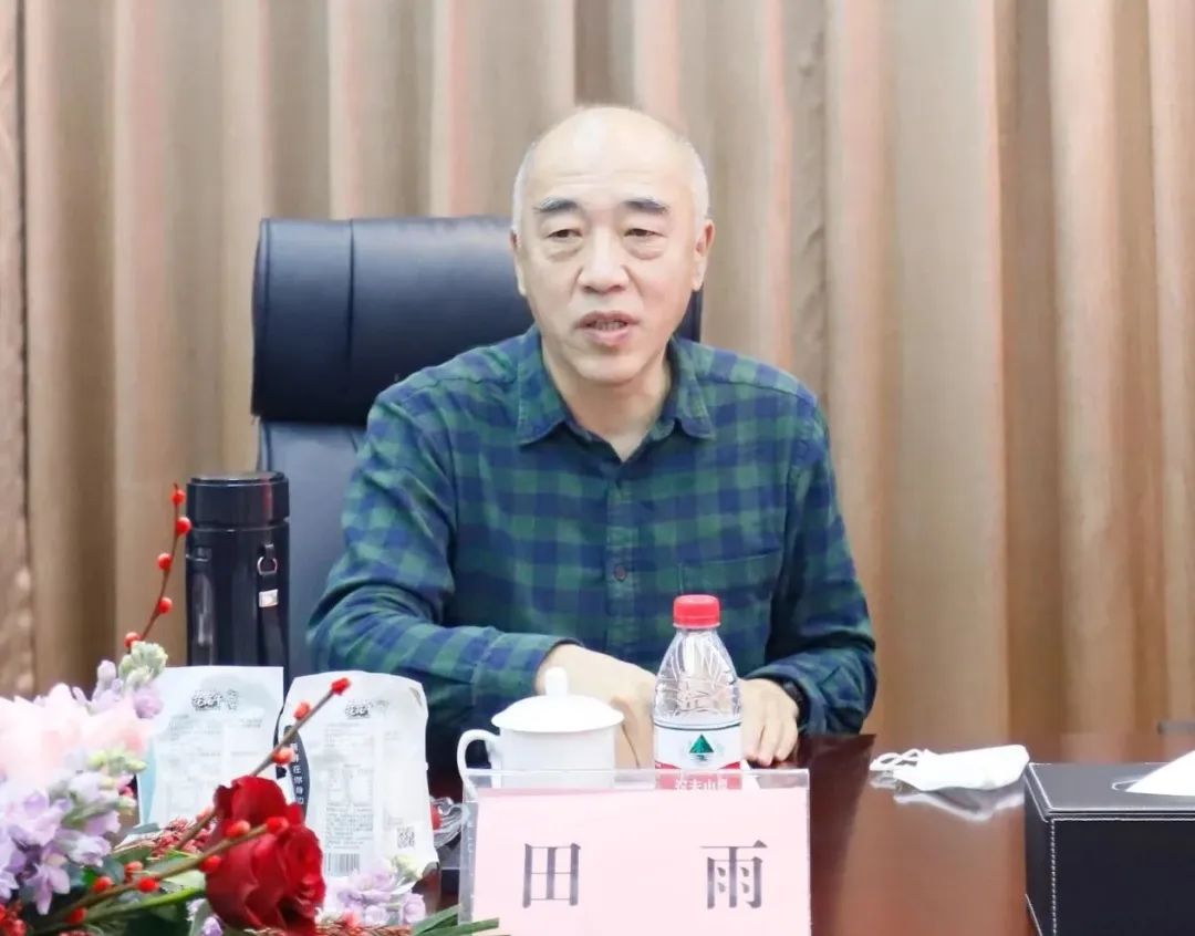 新年開(kāi)新局 合作促發(fā)展丨佳木斯市委常委、副市長(zhǎng)閆志剛一行蒞臨花花牛乳業(yè)集團(tuán)及佳田企業(yè)考察座談