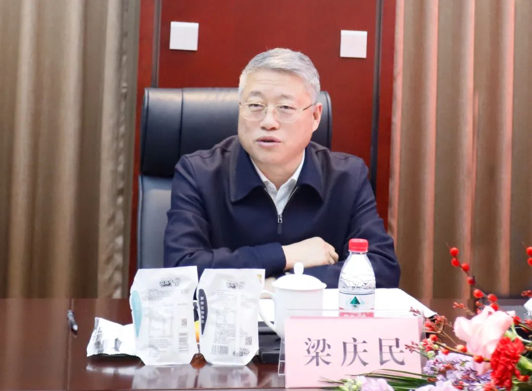 新年開(kāi)新局 合作促發(fā)展丨佳木斯市委常委、副市長(zhǎng)閆志剛一行蒞臨花花牛乳業(yè)集團(tuán)及佳田企業(yè)考察座談