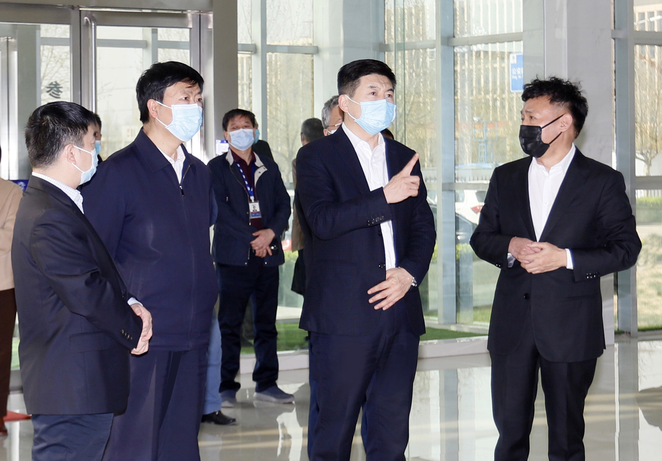 河南省委常委、副省長費(fèi)東斌蒞臨 花花牛乳業(yè)集團(tuán)調(diào)研