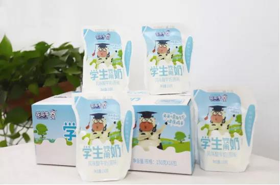 花花牛首款愛克林低溫學(xué)生飲用酸牛奶上市啦！?。? title=