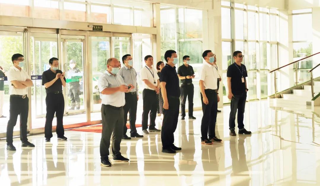 快訊 | 湖北省農(nóng)業(yè)廳副廳長王海濤等領(lǐng)導(dǎo)一行蒞臨河南花花牛乳業(yè)集團(tuán)參觀調(diào)研 快訊 | 湖北省農(nóng)業(yè)廳副廳長王海濤等領(lǐng)導(dǎo)一行蒞臨河南花花牛乳業(yè)集團(tuán)參觀調(diào)研