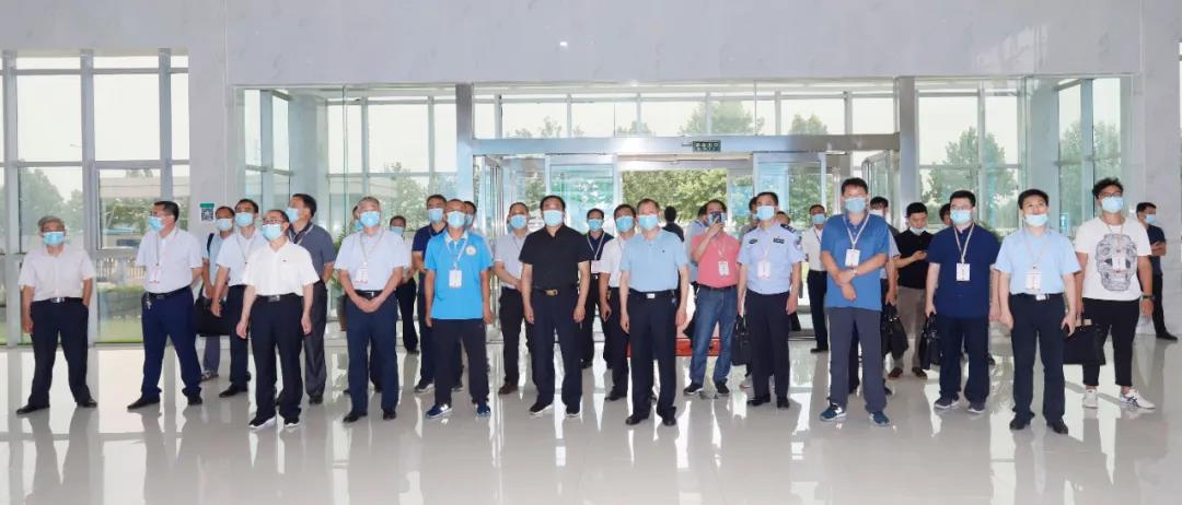 鄭州市安全生產(chǎn)雙重預(yù)防體系建設(shè)現(xiàn)場觀摩會在花花牛乳業(yè)集團鄭州分公司召開 鄭州市安全生產(chǎn)雙重預(yù)防體系建設(shè)現(xiàn)場觀摩會在花花牛乳業(yè)集團鄭州分公司召開