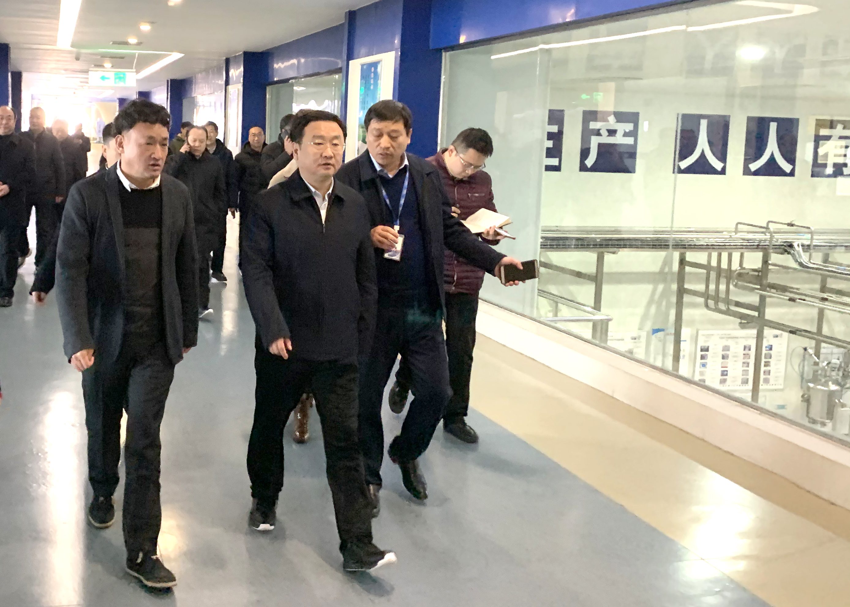 鄭州市委副書記、市長王新偉蒞臨花花牛乳業(yè)集團(tuán)調(diào)研