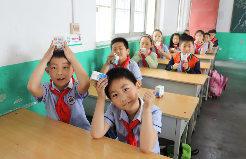 花花牛|六一關(guān)愛兒童，讓愛灑滿人間