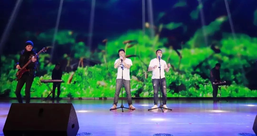 “贏在2019”，花花牛乳業(yè)集團(tuán)2019年新春晚會(huì)盛大開(kāi)幕