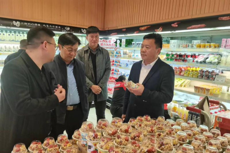 走訪調(diào)研拓市場(chǎng) 凝心聚力謀發(fā)展--花花牛乳業(yè)集團(tuán)黨委書記、董事長(zhǎng)唐洪峰一行走訪銷售終端